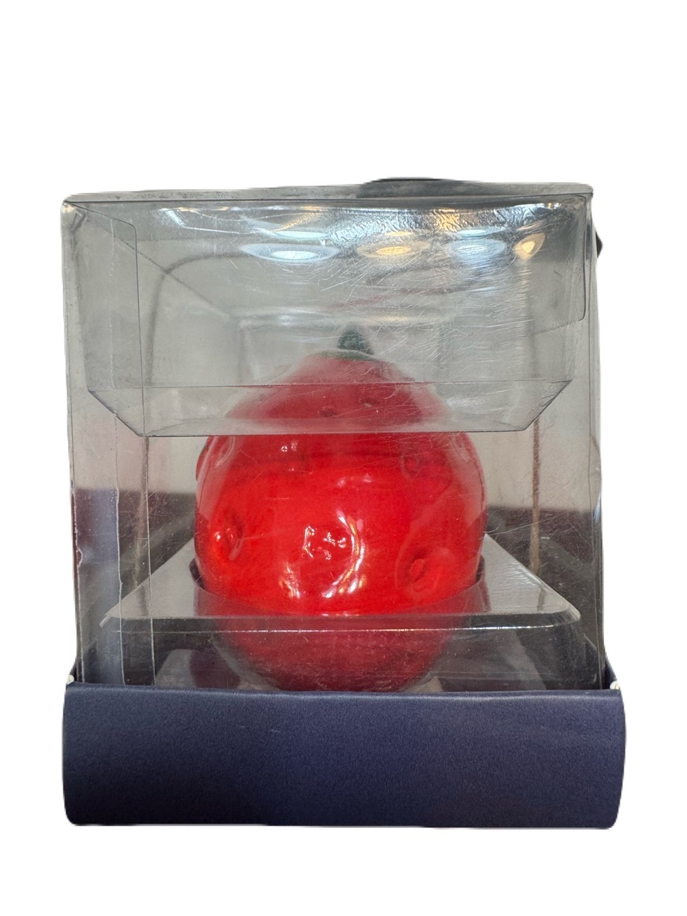 Boston Warehouse Red Strawberry Ceramic Salt and Pepper Shaker Set - Picture 4 of 4
